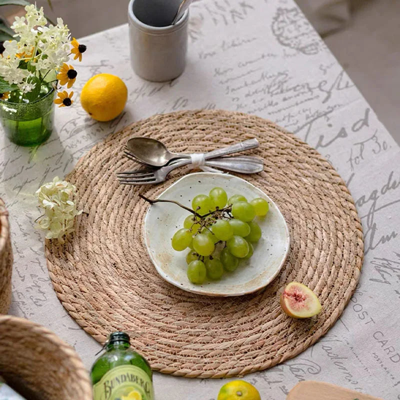 Handwoven Rattan Placemats – Round Heat-Resistant Table Mats